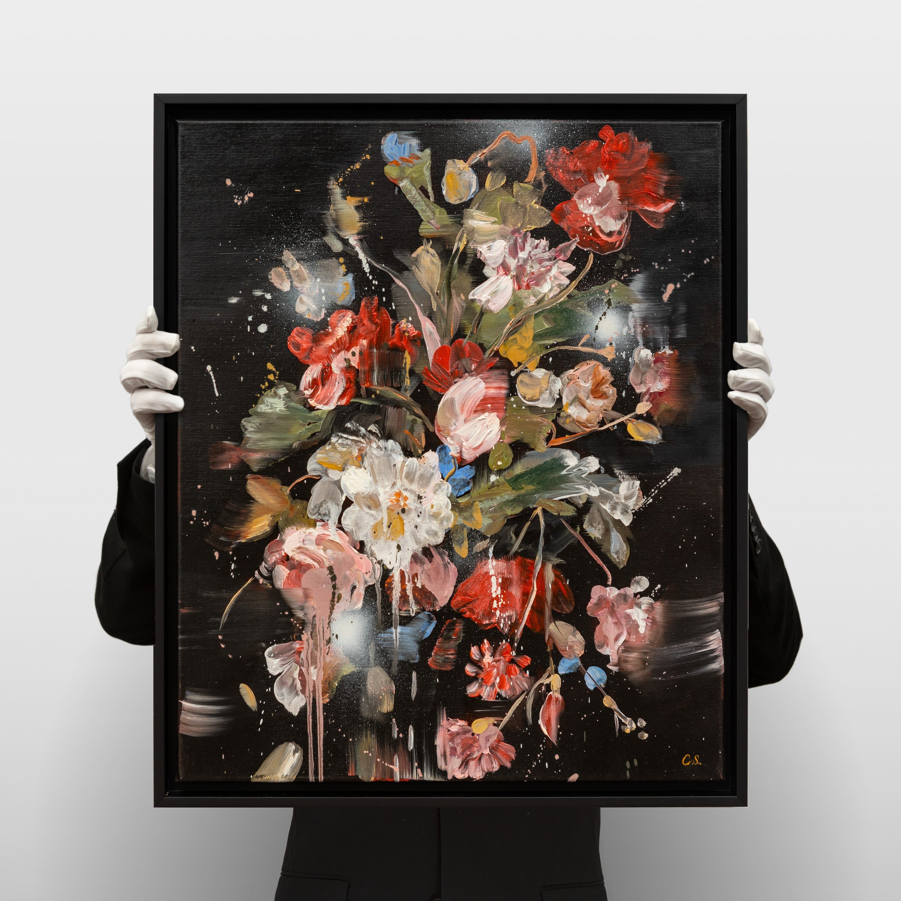 Charlotte Sjöborg - Bouquet II, hållen i händer för skala