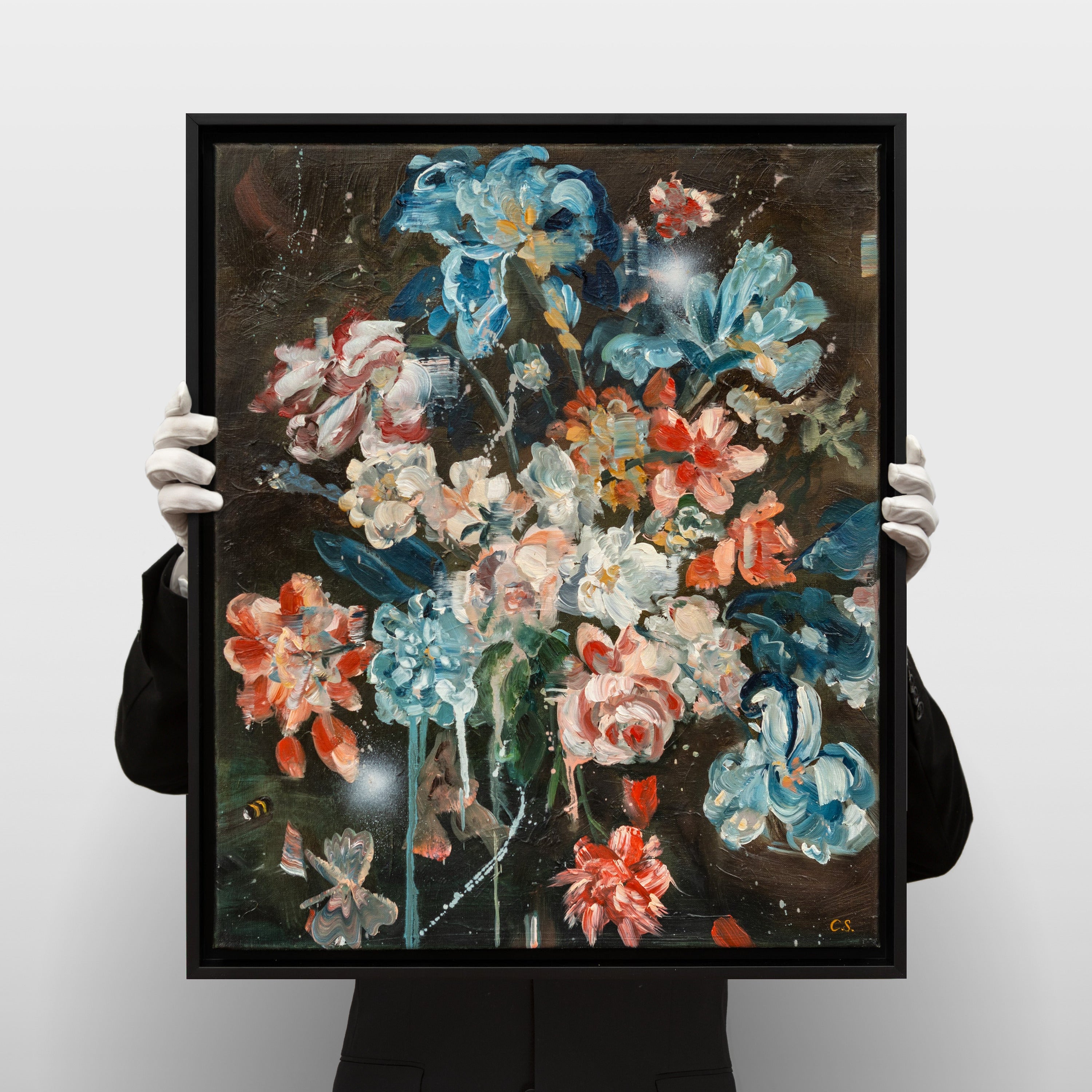 Charlotte Sjöborg - Bouquet III, hållen i händer för skala