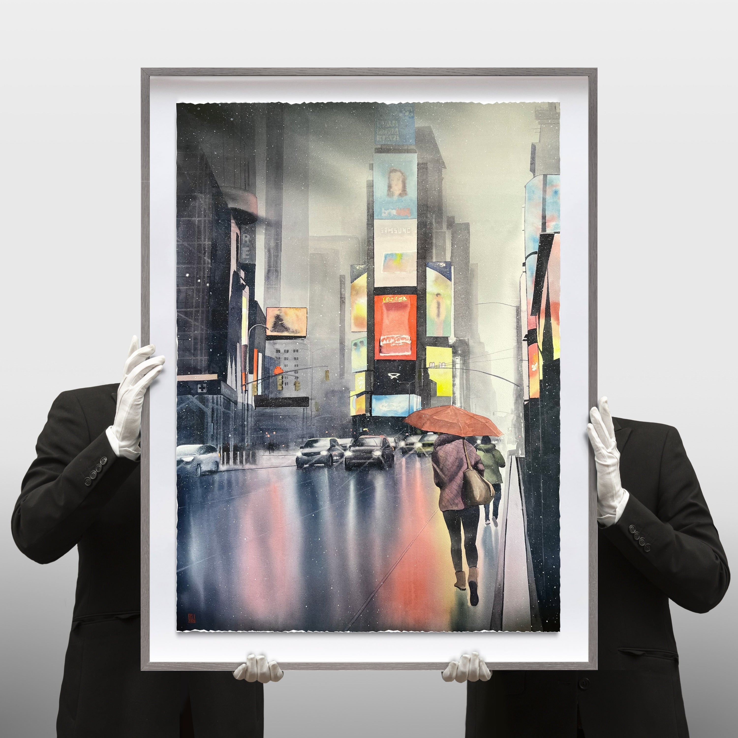 Christian Koivumaa - Reflections of Times Square, hållen i händer för skala