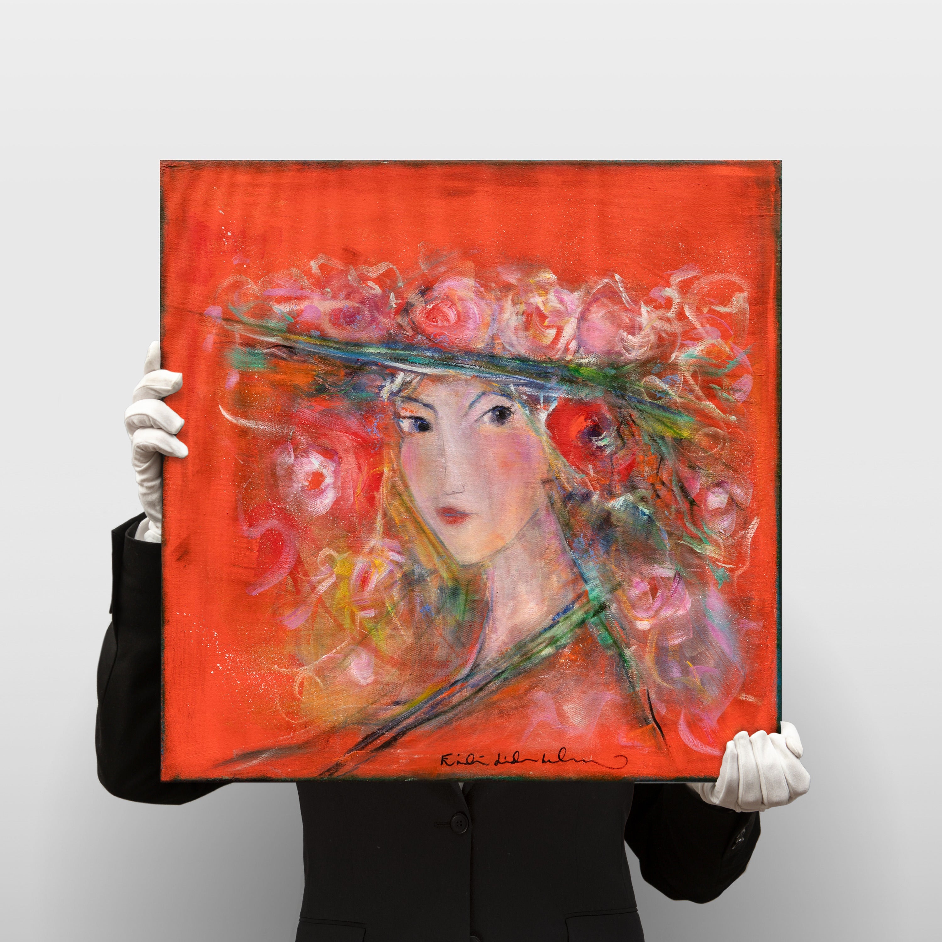 Emilia Linderholm - Queen of Poppies and Roses, hållen i händer för skala