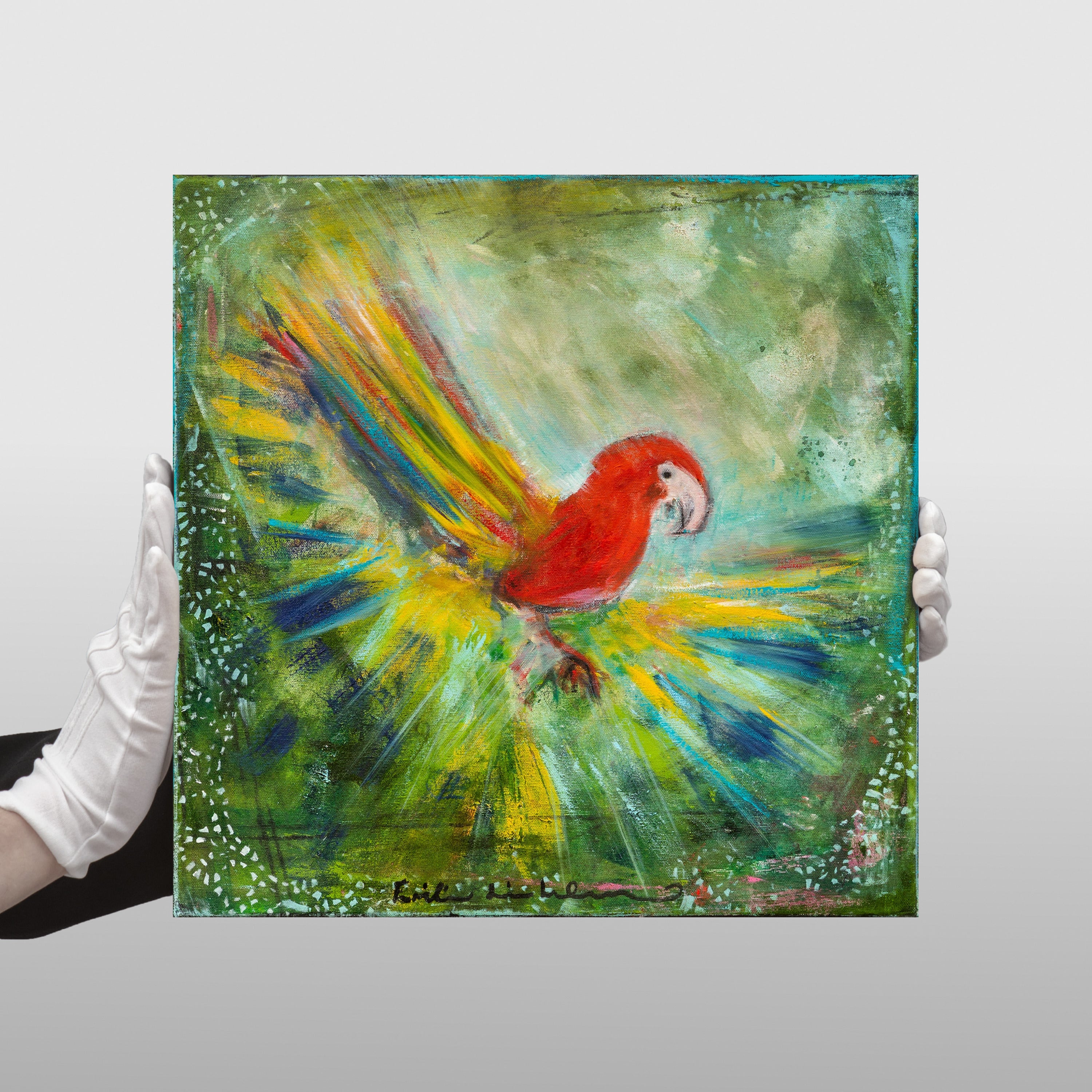Emilia Linderholm - Wings of the Wild Garden, hållen i händer för skala